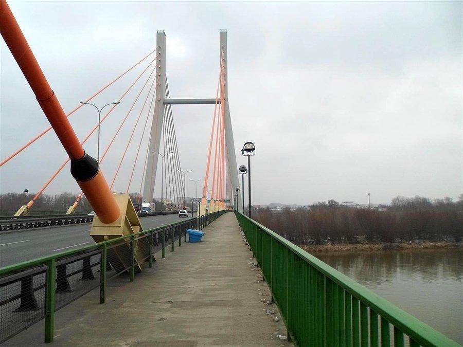 Jeden z mostów warszawskich