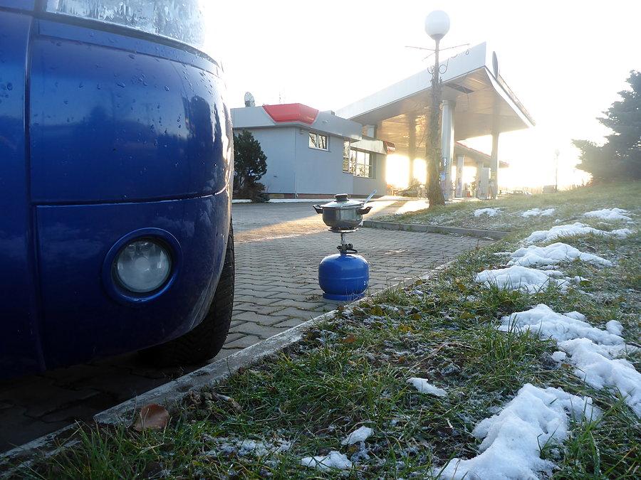 Śniadanie na parkingu