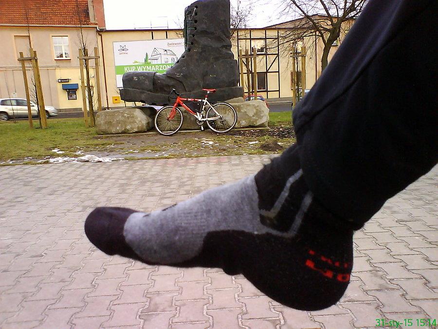 Robienie wiochy w środku Jarocina. ;) Było +1, więc dość ciepło. ;)