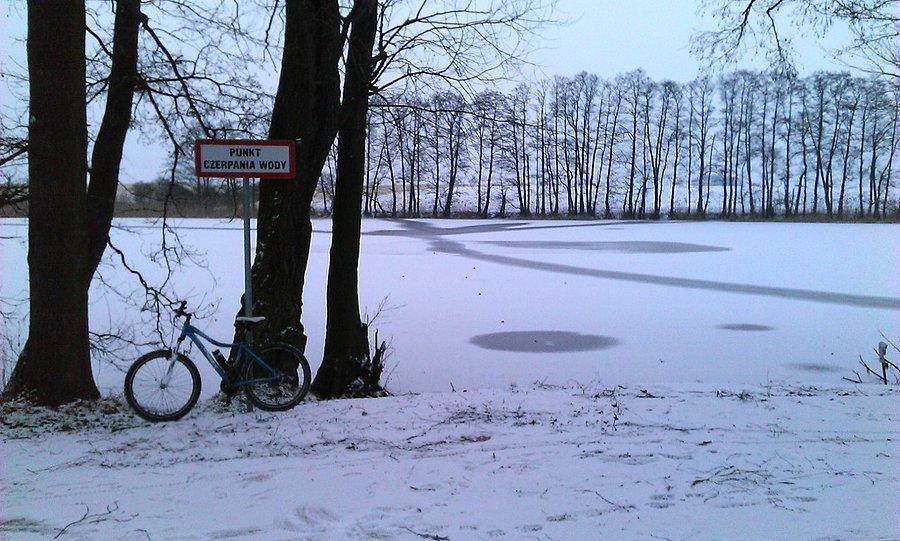 Rower i jezioro