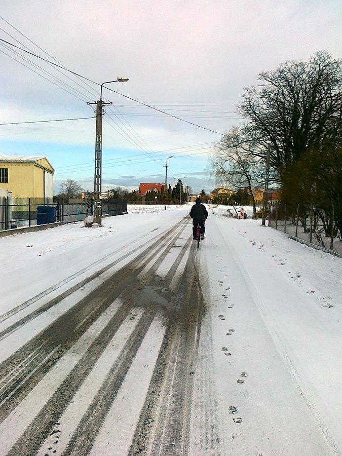 NIe byłam pierwsza. Miejscowy w drodze ze sklepu