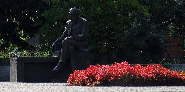 Ławeczka Józefa Ignacego Kraszewskiego w Białej Podlaskiej