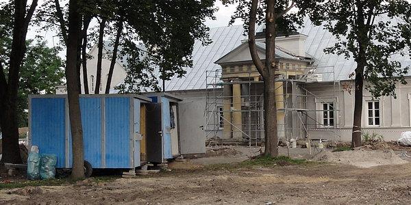 W trakcie remontu znajduje się zabytkowy zespół szpitalno-ogrodowy w Białej Podlaskiej