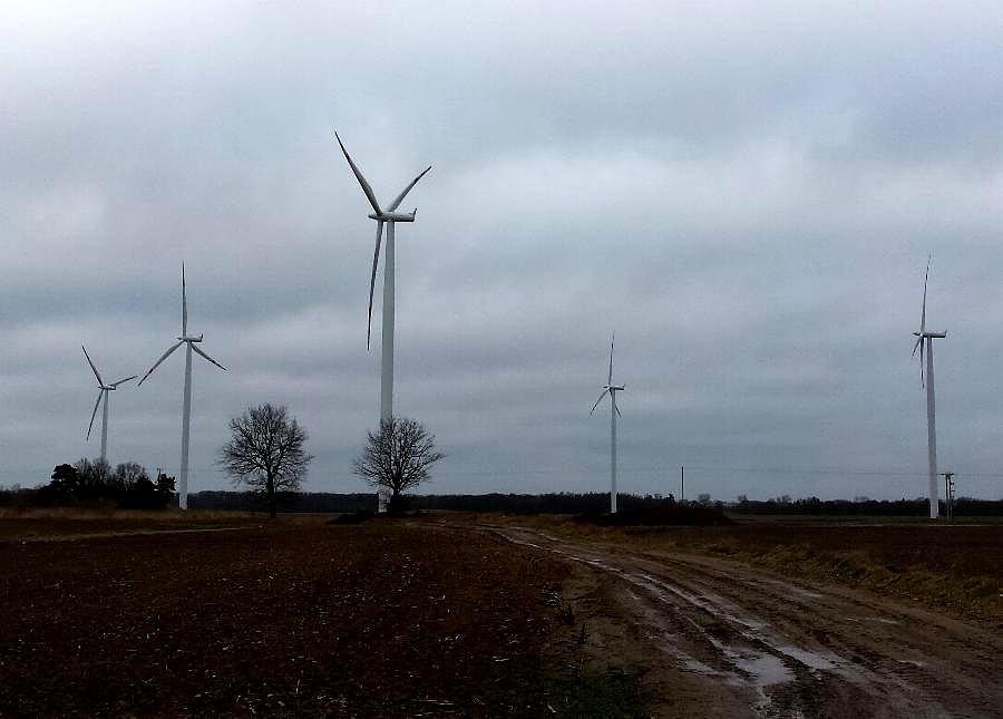 Farma wiatrowa okolice Sułkowa