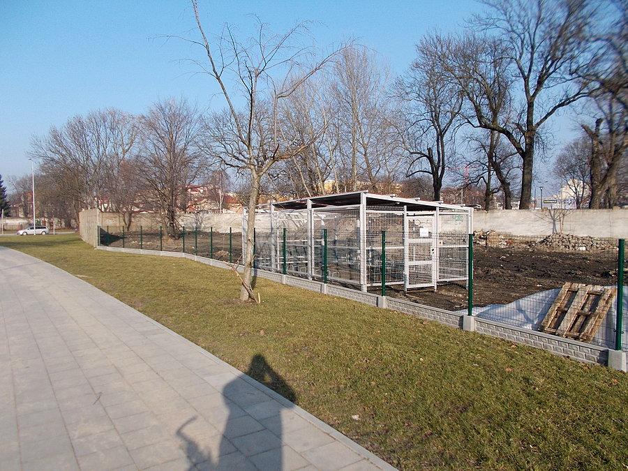 Słynna wiata rowerowa została poddana kwarantannie i obecnie leżakuje przy ulicy Nowej