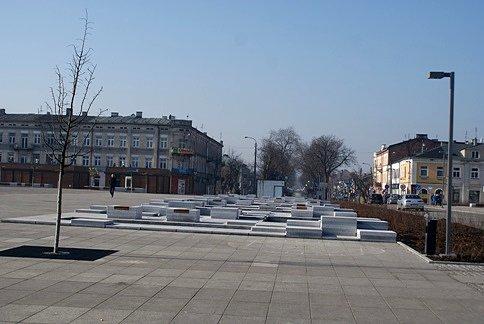 Plac Kościuszki - fontanny - zimą nieczynne