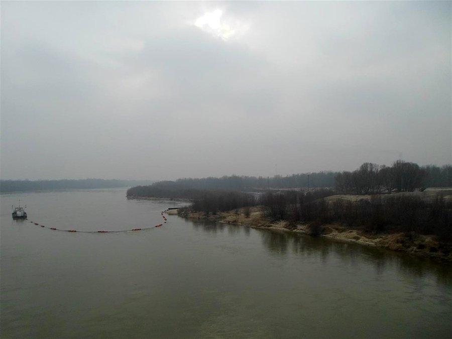 Nieśmiałe słońce nad Wisłą