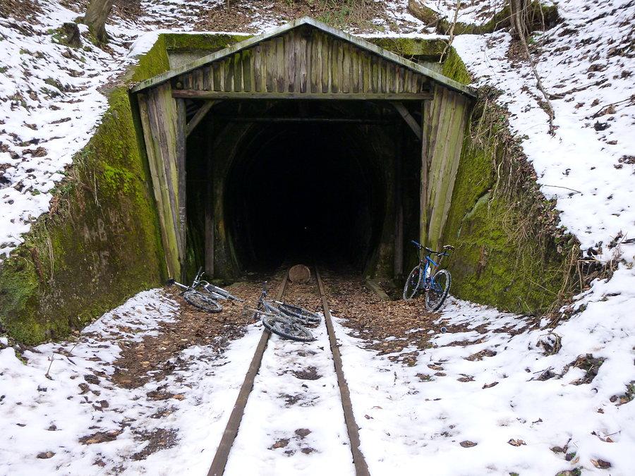 Jest i tunel