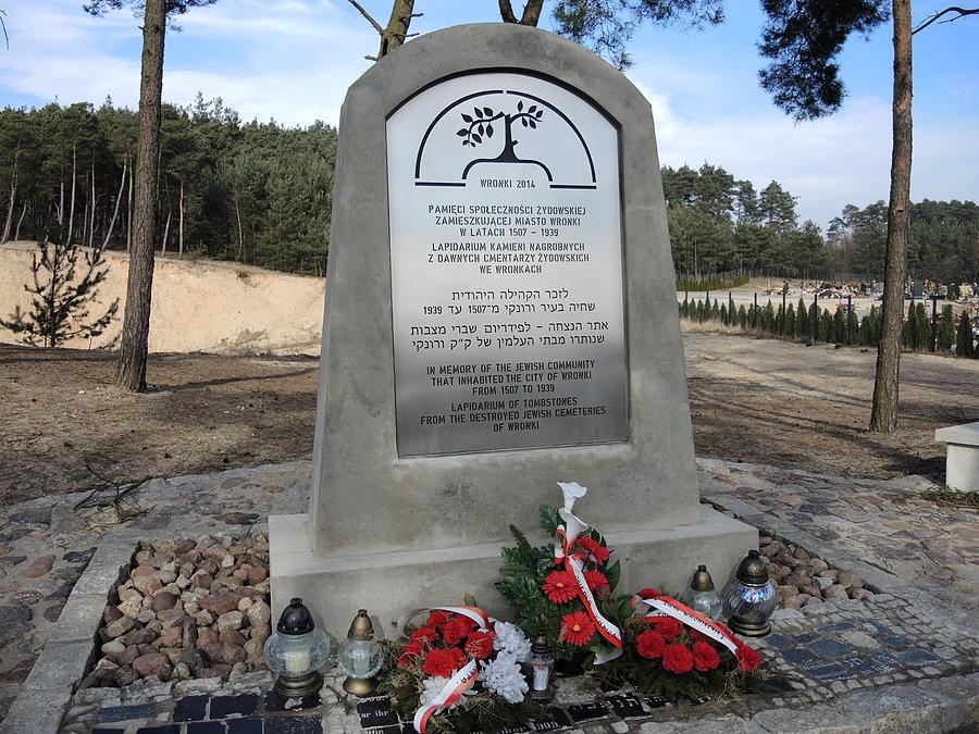 Na terenie Lapidarium we Wronkach