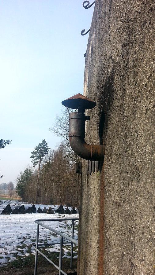 Komin wystający z bunkra