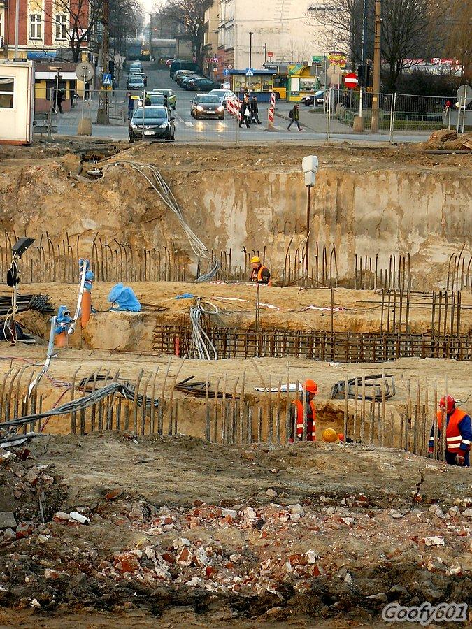 Na budowie praca wre - plac Piastów