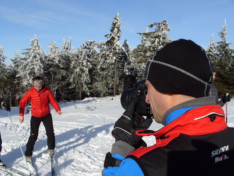 Dziewczyny wiedziały gdzie wynająć dobrego fotografa, nawet dowiedziały się że aparat ma takie funkcje jak ostrość pierwszego planu ;)))