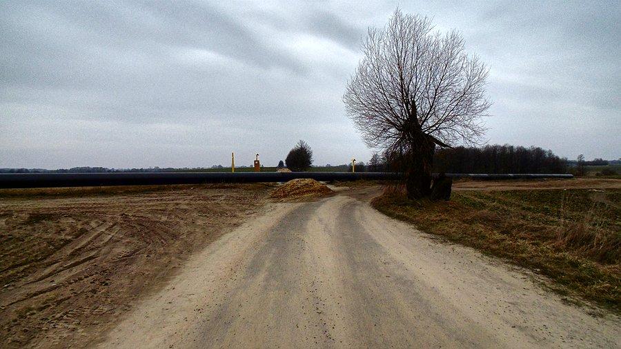 A rura jak leżała tak leży :)