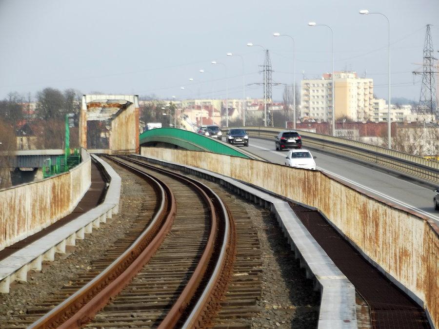 Most kolejowy i drogowy nad rzeką Elbląg