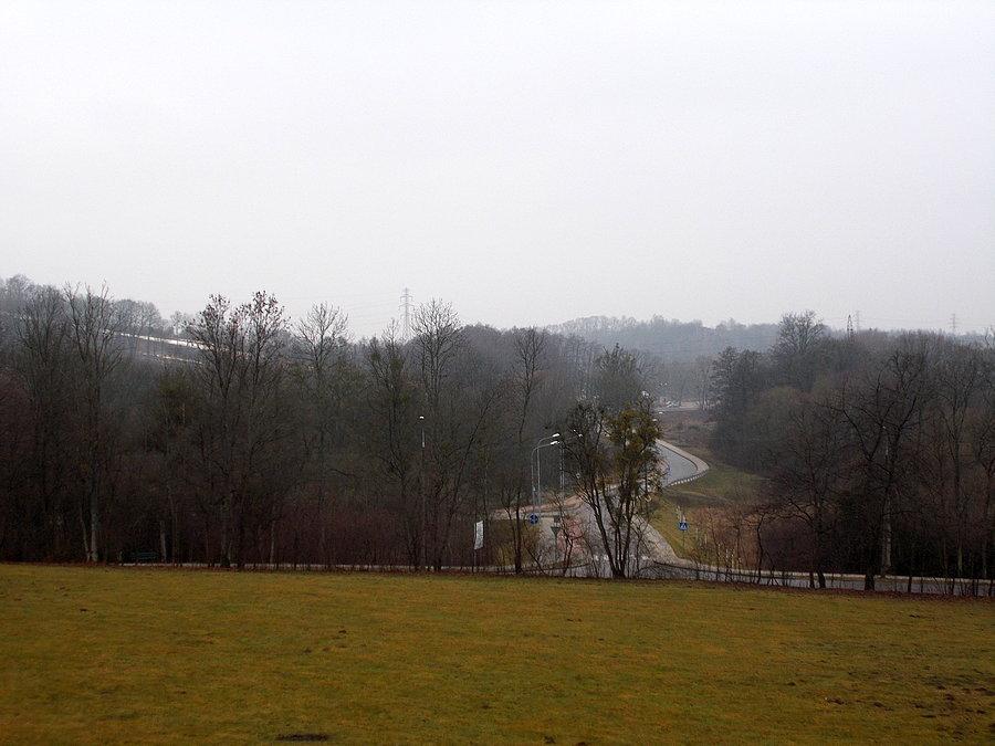 Widok z gawry Nadleśnictwa Elbląg na ulicę Sybiraków i Górę Chrobrego