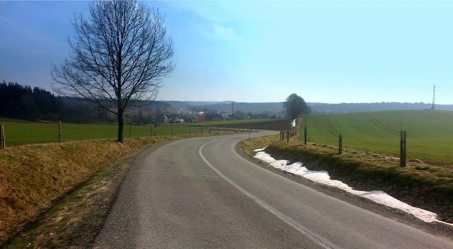 Teraz zjazd do Bělá, szkoda że pod wiatr
