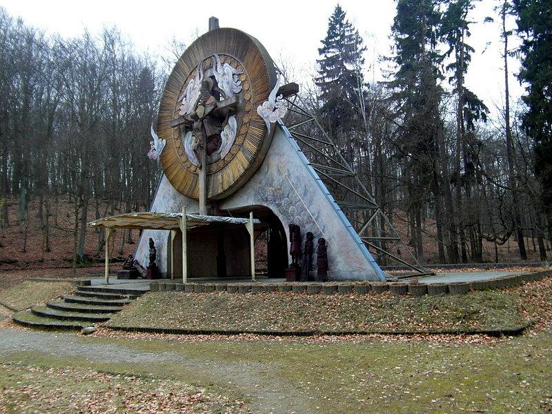 Ołtarz papieski