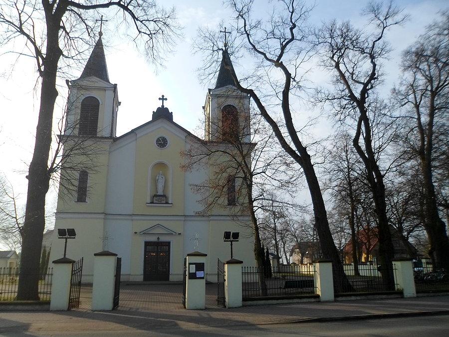Kościół w Borzęcinie