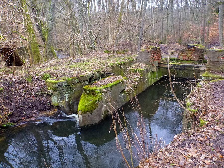 Miejsce po turbinie 53°35'36.4"N 15°36'18.2"E