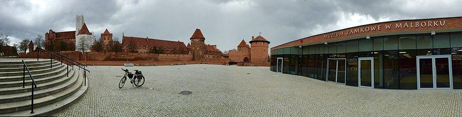 Południowe przedzamcze piękne Malbork