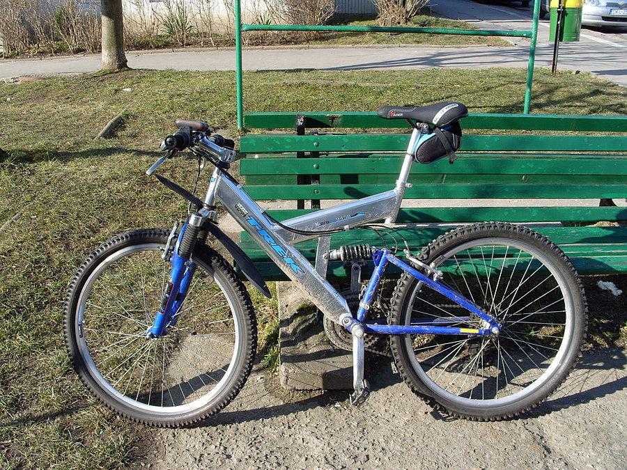 Poranek, podczas czekania na chłopaków, mała fotka Treka bo on będzie mi towarzyszył przez parę wyjazdów do czasu pojawienia się nowego Black & White