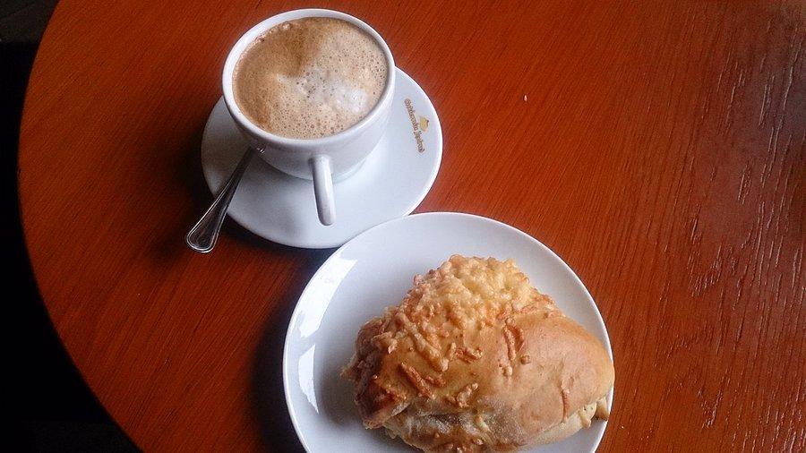 Kawa i buła gyros u Jędrusia w NS
