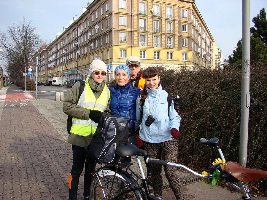 Rowerowy Dzień Kobiet 2015 Szczecin - ekipa NNT - jesteśmy na starcie imprezy