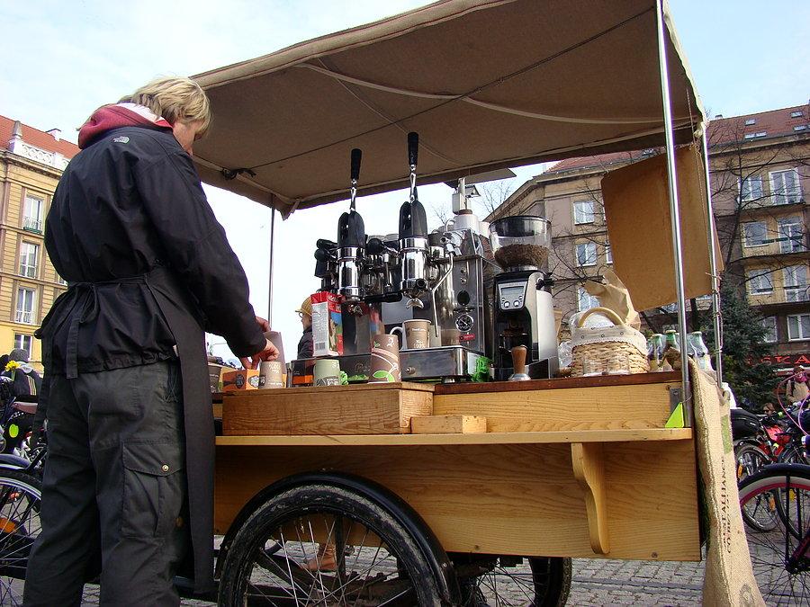 Rowerowy Dzień Kobiet 2015 Szczecin - Cafe Rover od "zaplecza"