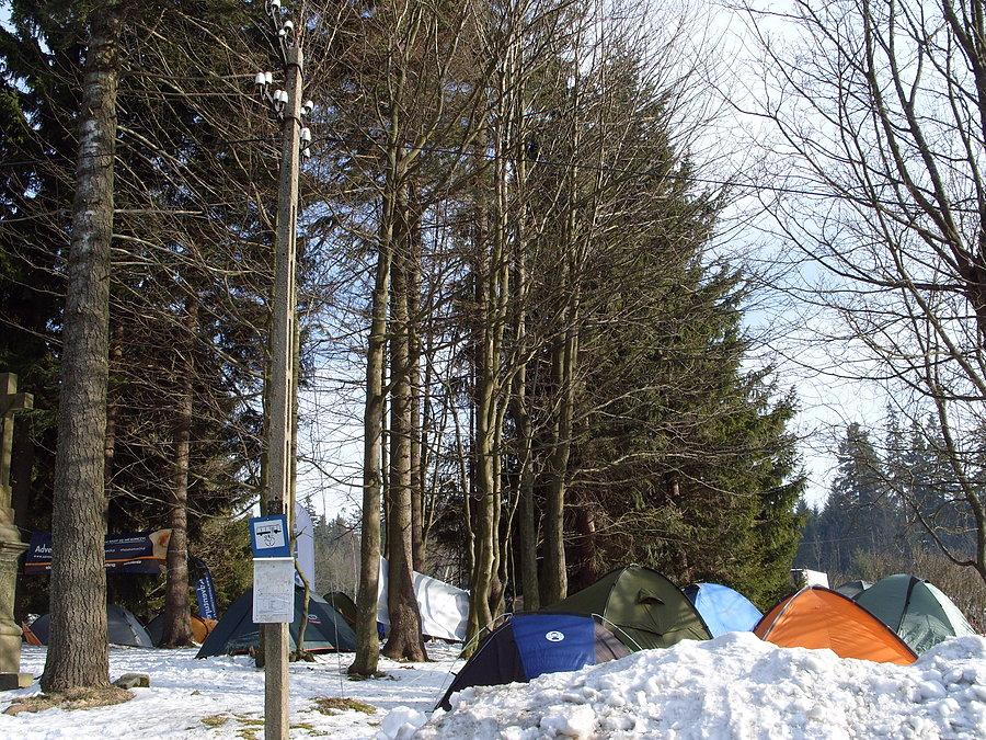 Pole namiotowe pod schroniskiem Jagodna