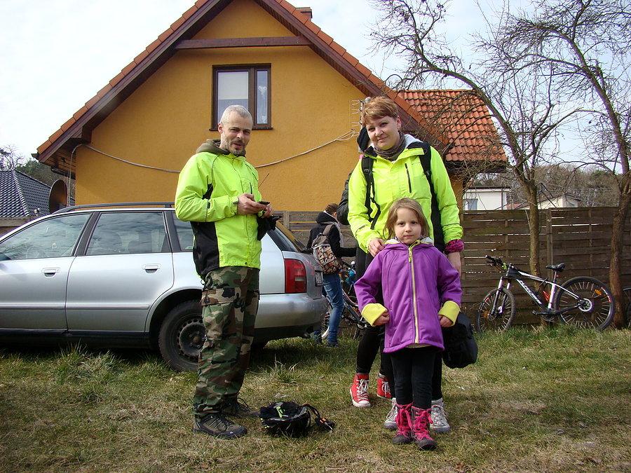 Rowerowy Dzień Kobiet 2015 Szczecin .Zaprzyjaźniona rowerowa rodzinka. Tata dziś wspierał przejazd pań