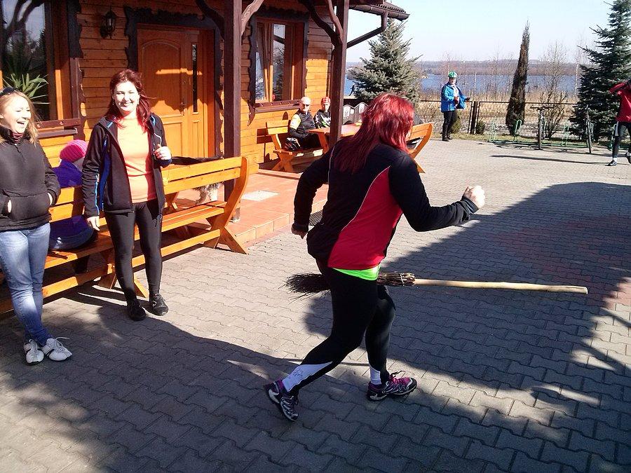 Sztuka latania na miotle
