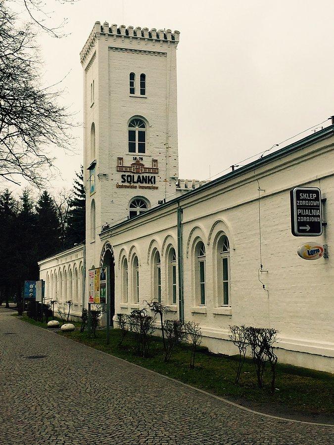 Pijalnia wód i sanatorium