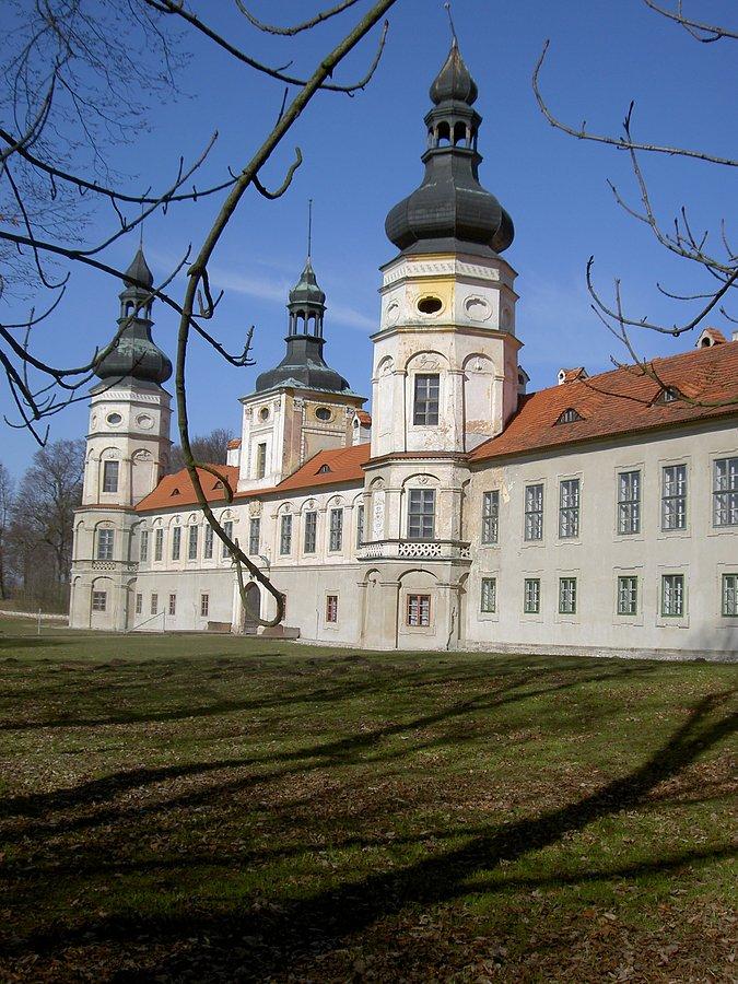 Pałac w Żyrowej