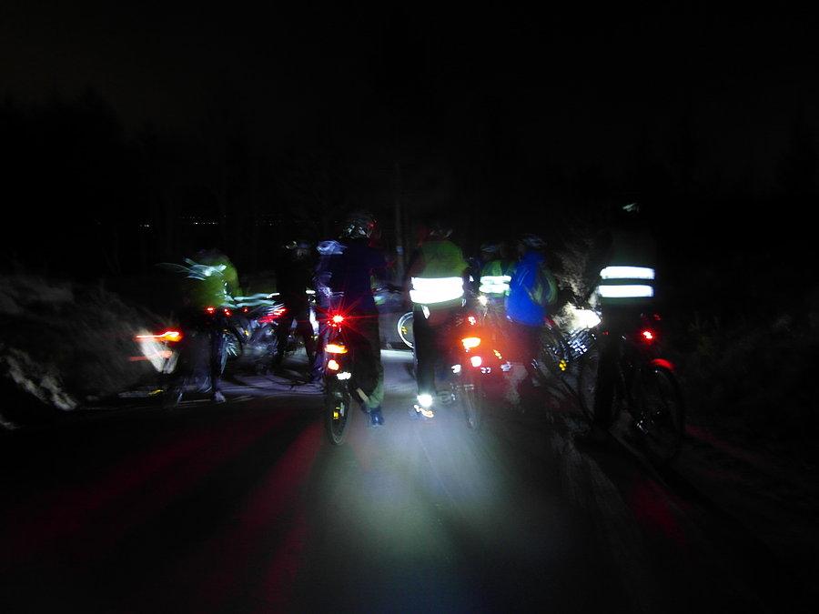 Rowerzyści nocą