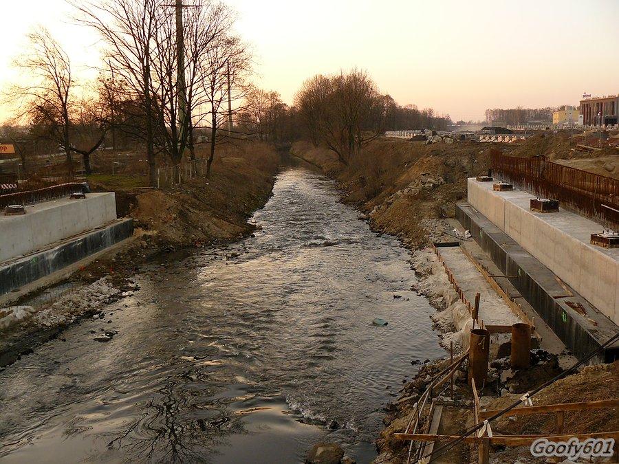 Kłodnica - dalej brak mostu. Ale przyczółki już są :)
