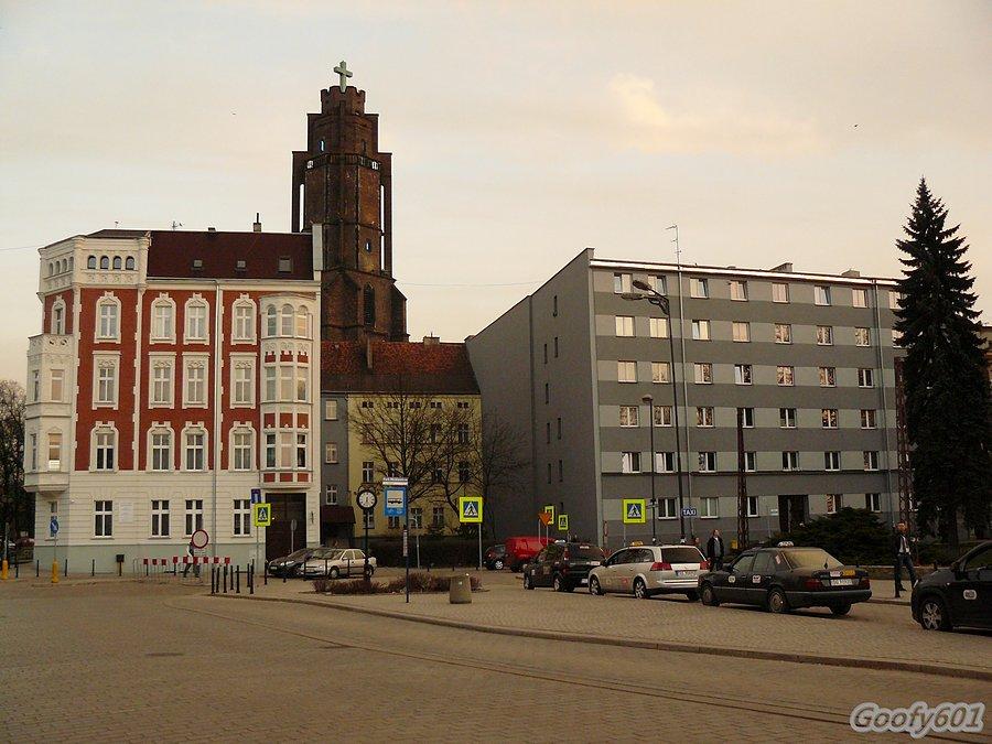 Plac Mickiewicza - coraz więcej odnowionych budynków :)