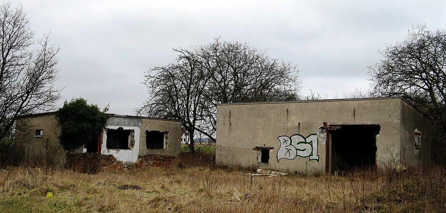 Sady - opuszczone zabudwoania rolnicze