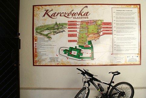W Rezerwacie Karczówka, na wzgórzu o wysokości 335m n.p.m. mieści się Klasztor pobernardyński