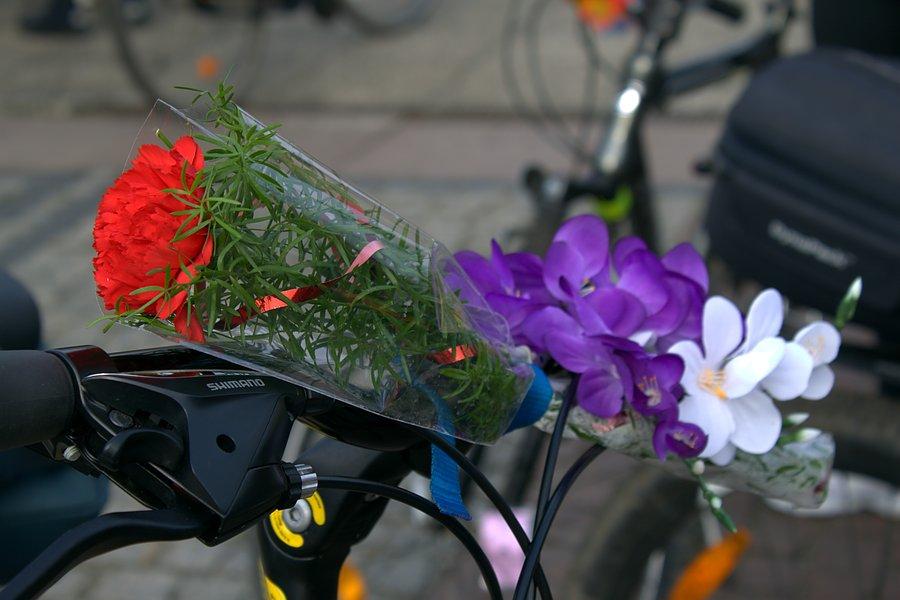 Udekorowane kwieciem rowerki