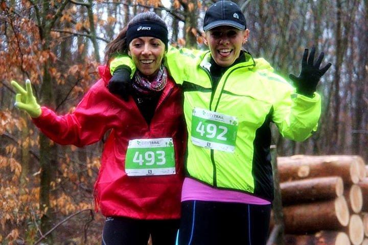 Eliza i Kasia tuż przed metą. Solenizantka jeszcze się niczego nie spodziewa ;)