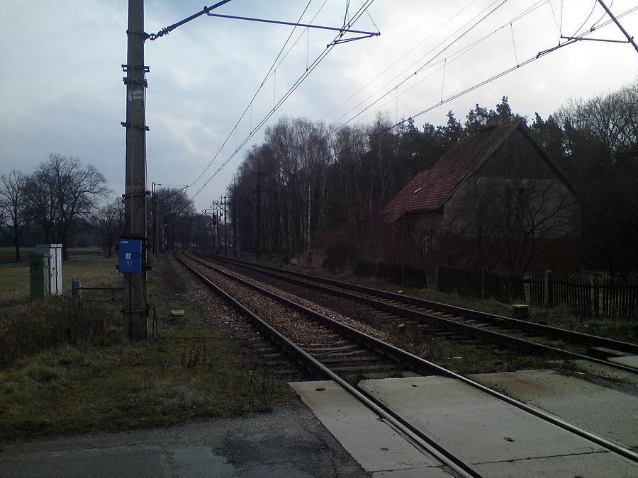 Karłowice, linia kolejowa nr 277 (Opole Groszowice - Wrocław Brochów)