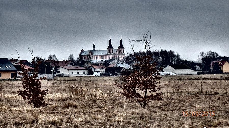 Widok na Parysów i kościół pw. Wniebowzięcia NMP