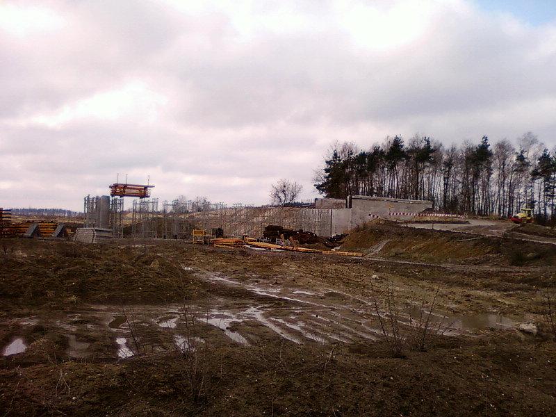 Budowa wiaduktu na Wiączyńskiej