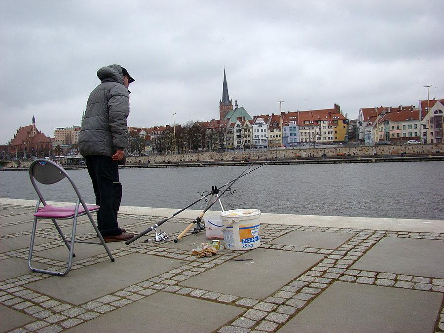 Po prawej stronie Odry - wędkarzy było wielu