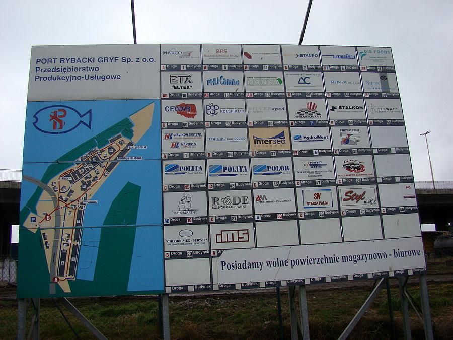 Po prawej stronie Odry - i dojechałem do bramy myśląc że to już port Szczecin-Świnoujście a tu