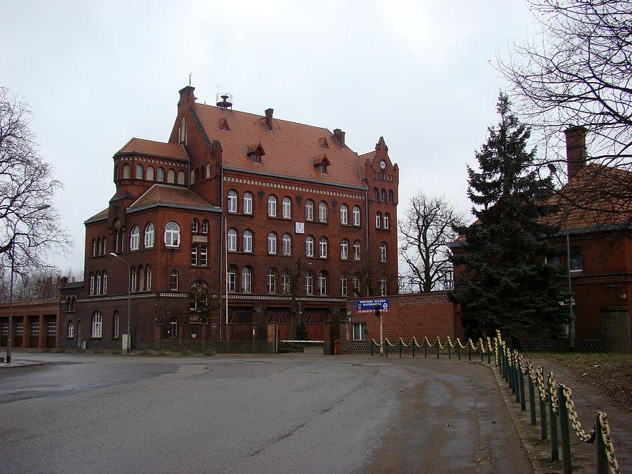 Po prawej stronie Odry - budynek dawnej straży portowej