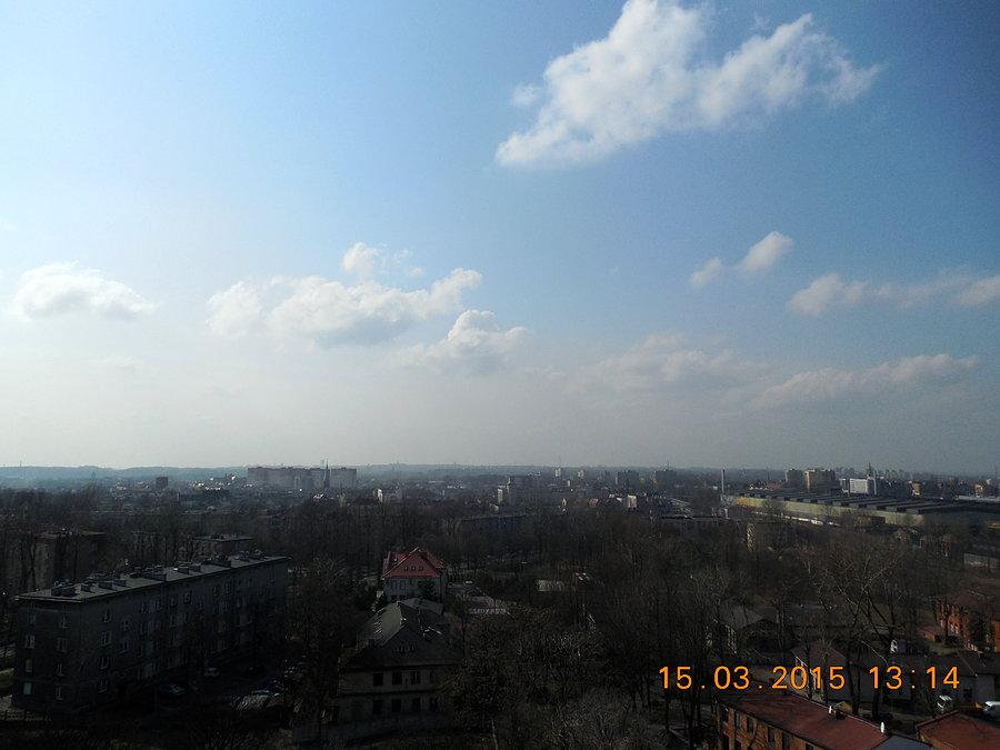 Na pierwszym planie centrum Chorzowa a w głębi Nowy Bytom
