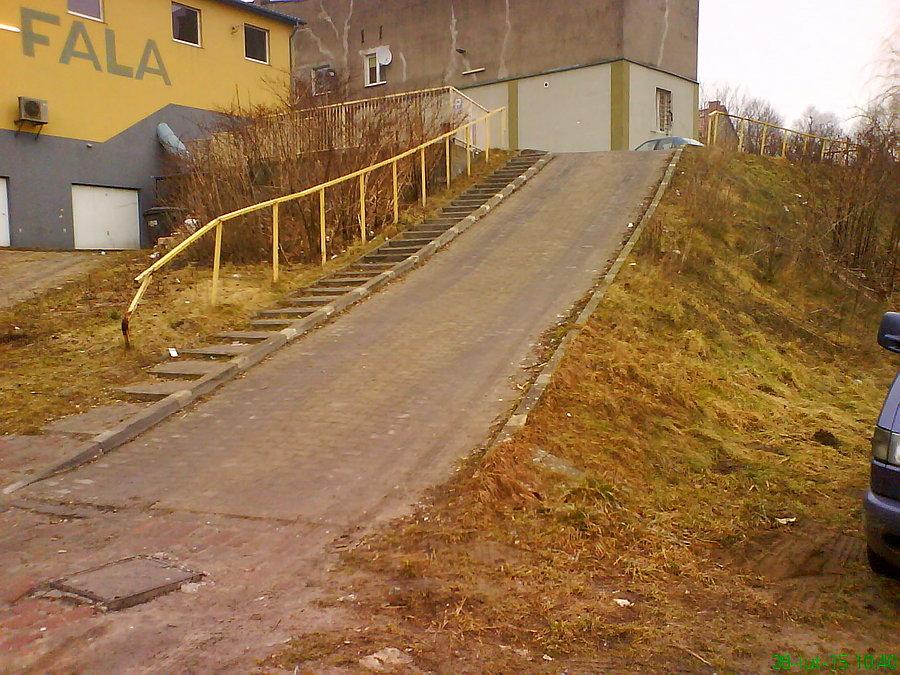 Droga na Skarpie - zaułek w Chociwelu