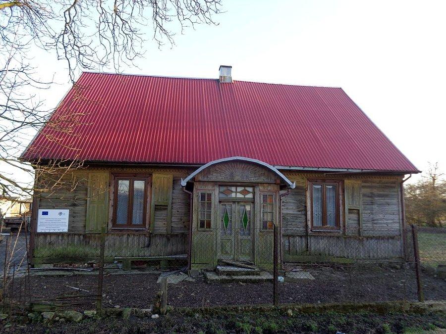 Zabytkowa chałupka