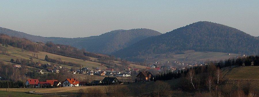 Kiczera Zdżar w oddali